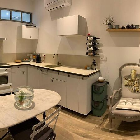 Jolie Appartement En Plein Centre Du Village Les Arcs-sur-Argens Esterno foto