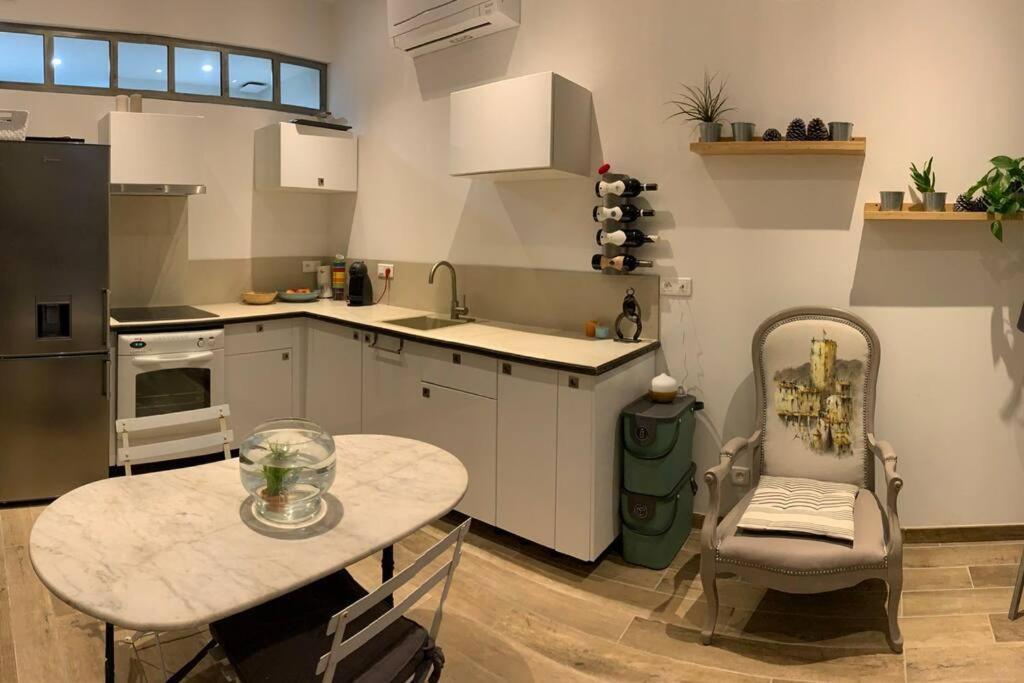 Jolie Appartement En Plein Centre Du Village Les Arcs-sur-Argens Esterno foto