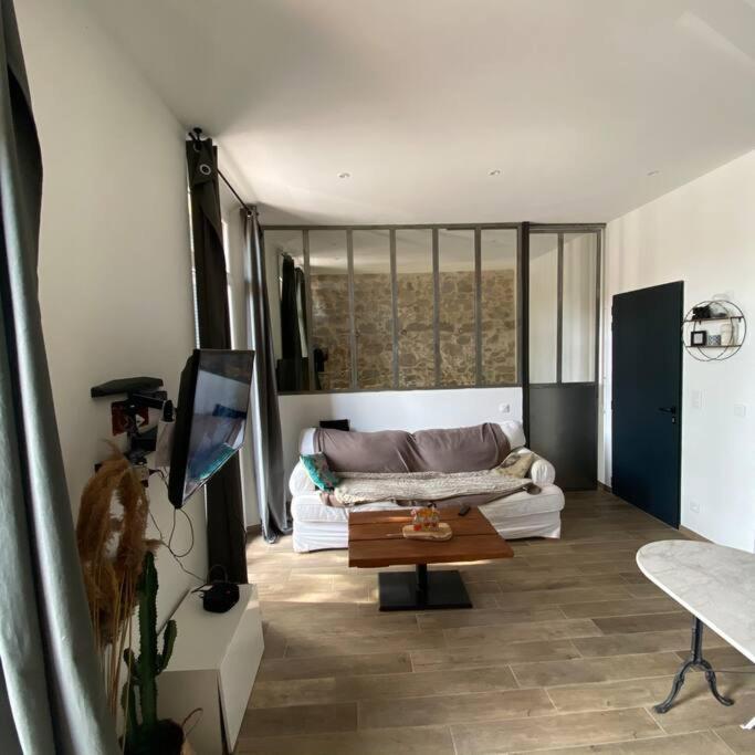 Jolie Appartement En Plein Centre Du Village Les Arcs-sur-Argens Esterno foto
